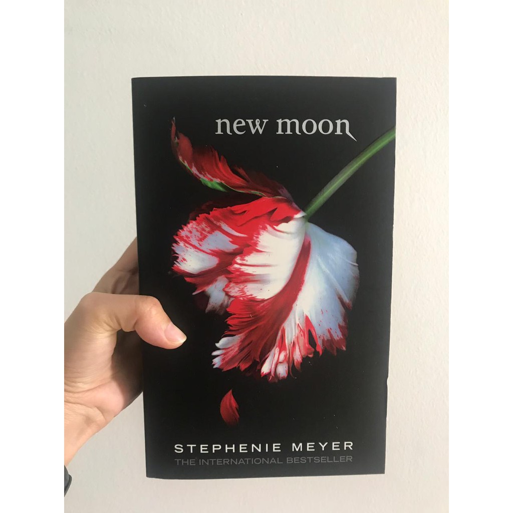 New Moon (Twilight Saga) - Stephenie Meyer (ENGLISH NOVEL)