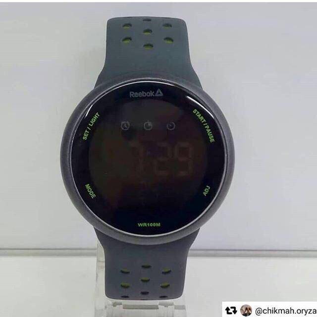 Jam tangan Reebok