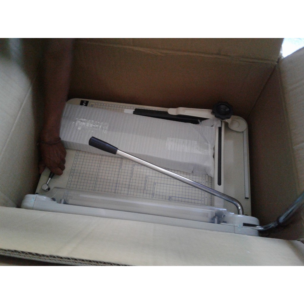 

Mesin Pemotong Kertas 888 innovatec