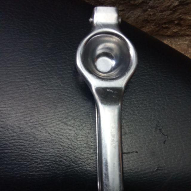 Perasan Jeruk / Lemon Squeezer