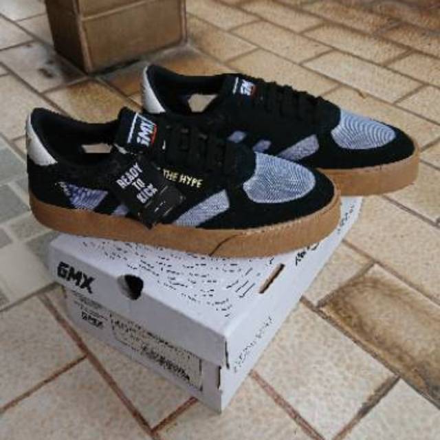 Sneakers GMX x Sadega
