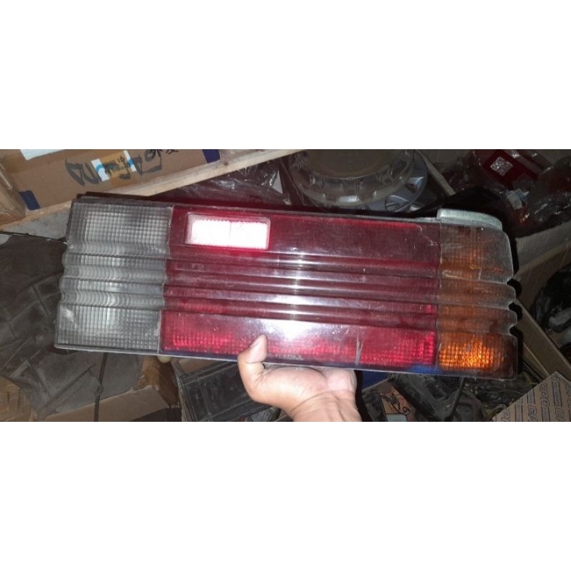 lampu belakang soplamp ford laser