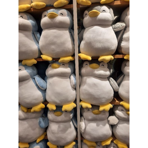 boneka pinguin jumbo besar miniso