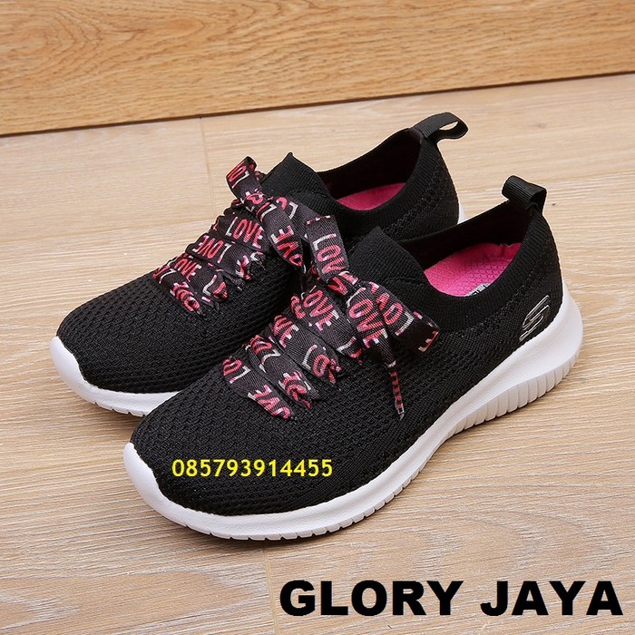 Skechers / Sepatu Wanita / Sepatu Skechers Wanita / Sepatu Slip On -