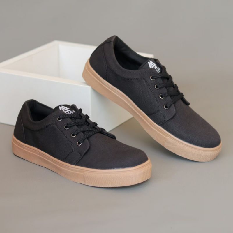 XSHOESBDG.ID X NERO Sepatu Sneakers Pria Formal Casual Hitam Santai Kerja Nongkrong Kuliah