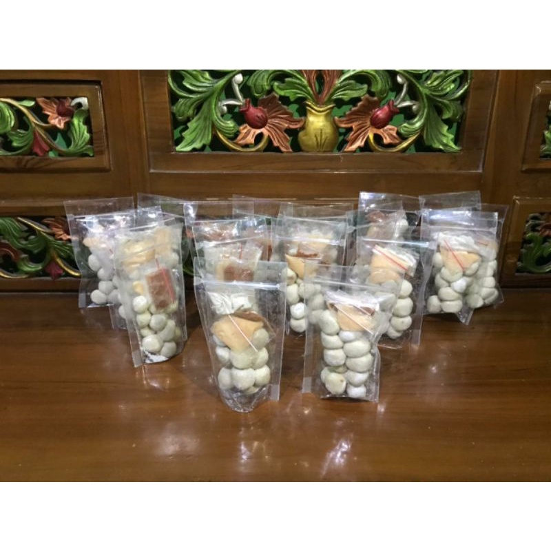 

Cimolin Shay( Cimol isi kornet , dengan saos , dan bumbu bubuk)