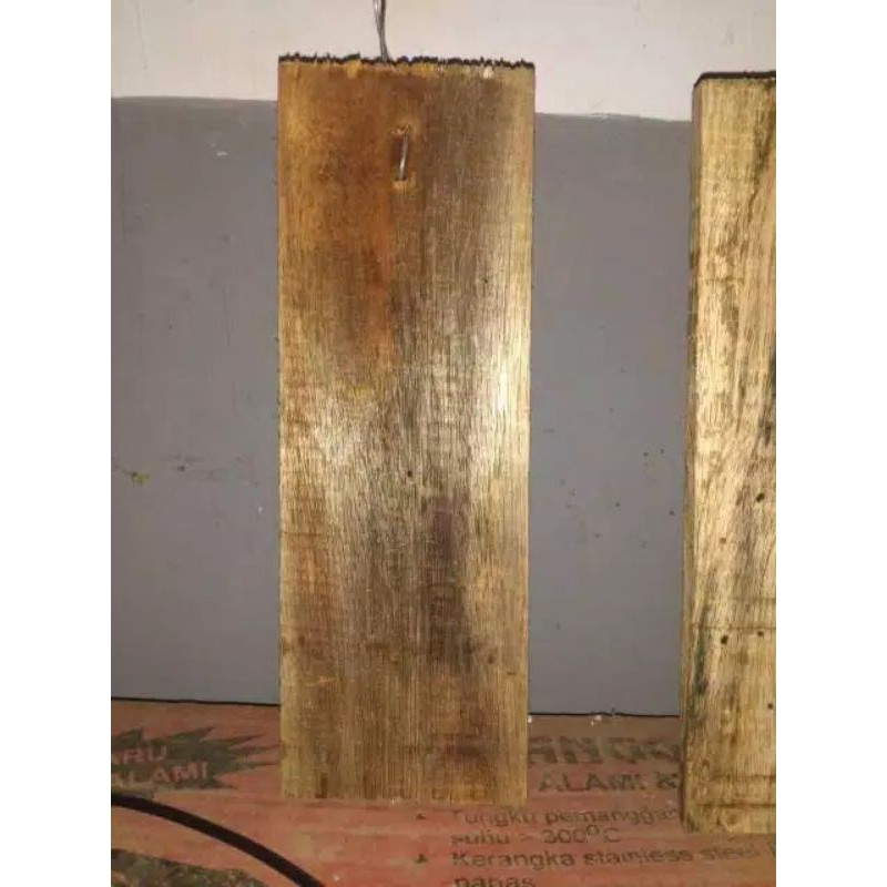 Papan kayu media tempel anggrek