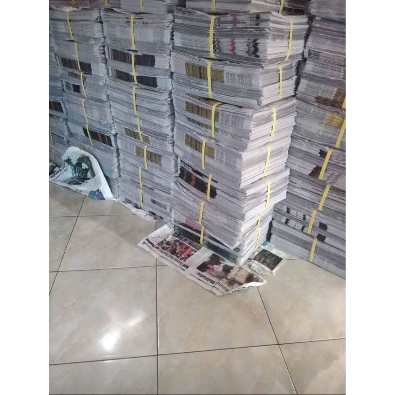 

koran bekas lokal & import untuk pembungkus makanan