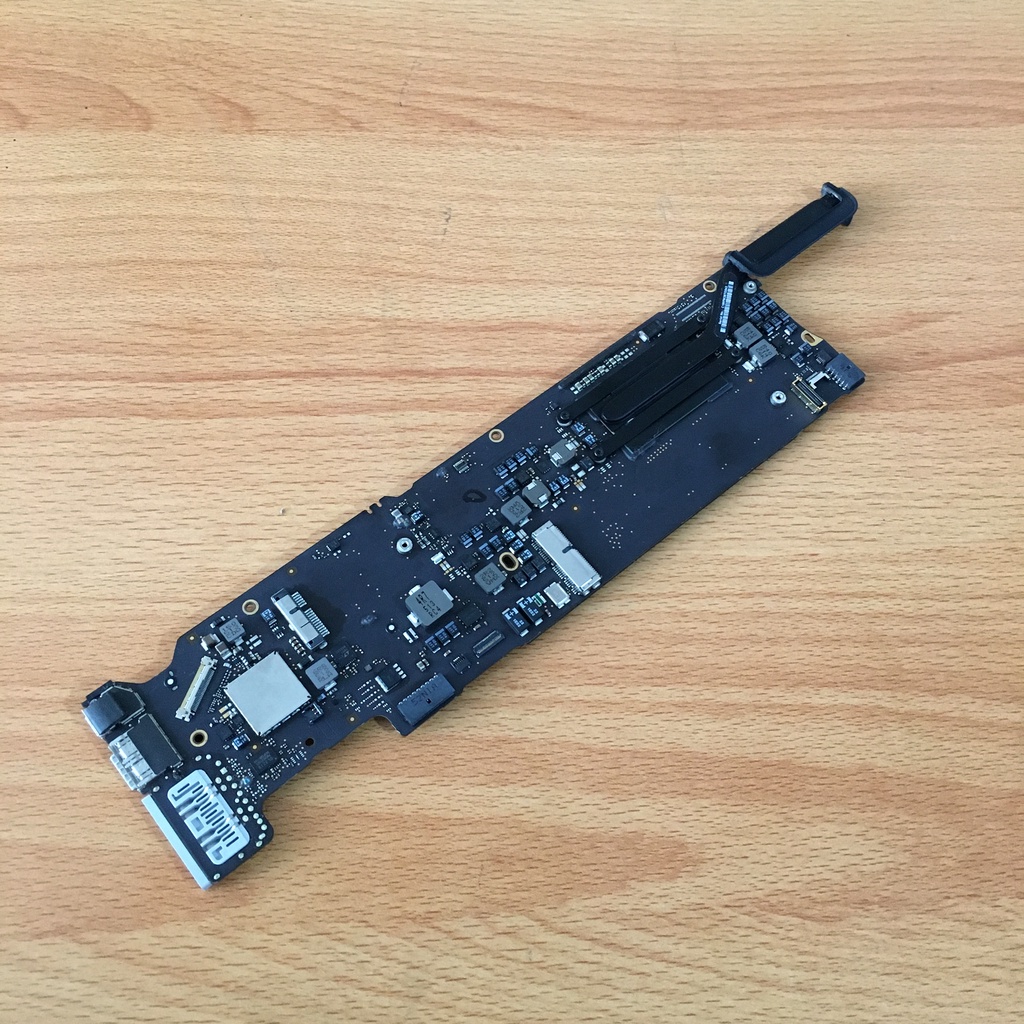 Logicboard Macbook Air 2015 A1466 13 Inch Motherboard Kondisi Mati