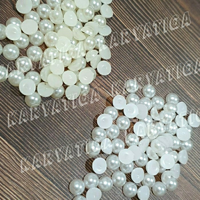 Mutiara Setengah / Mote Sebelah 6 mm Tanpa Lubang (isi +/- 45 butir)