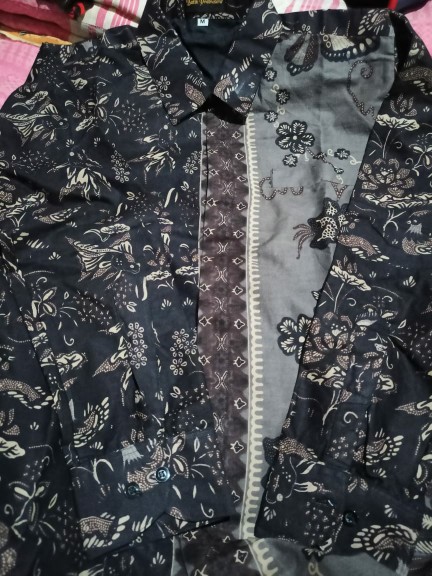 Ravidra Kemeja Batik Pria Lengan Panjang Slimfit Katun Printing Hem Baju Atasan Kantor Modern