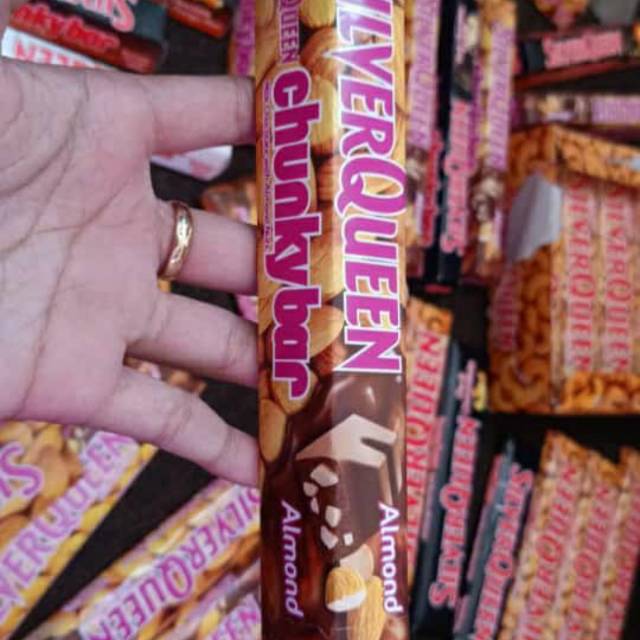 

Silverqueen chunkybar 100gr ( semua rasa)