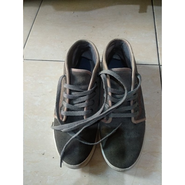 preloved sepatu fred perry ukuran 40