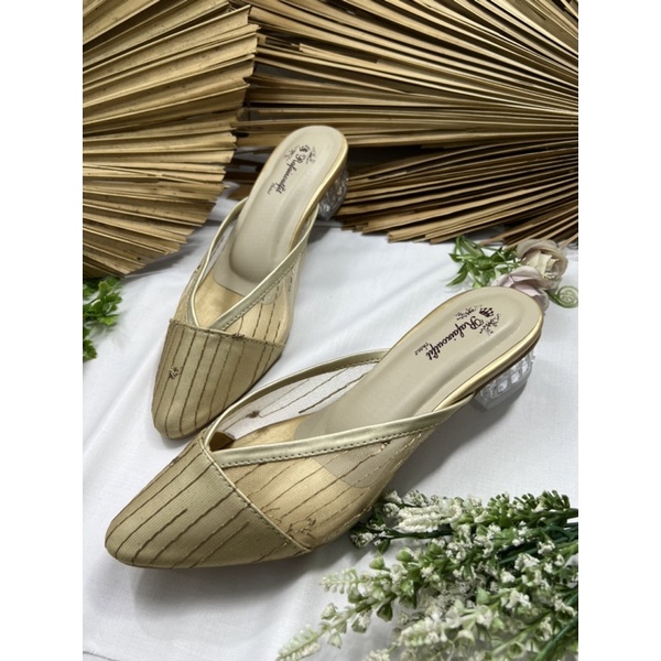 Rafaizoutfit sepatu wanita anesha gold tanpa aksesoris 3cm kaca