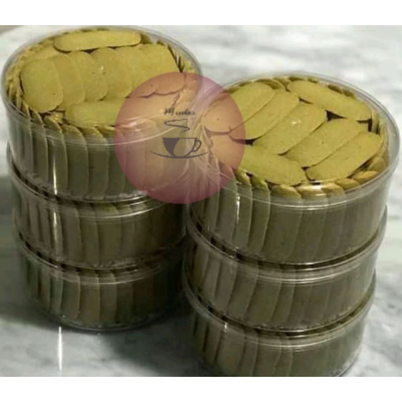 

kue lidah kucing greentea