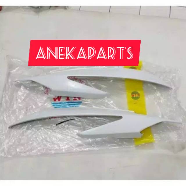 Body belakang Vario 110 karbu putih