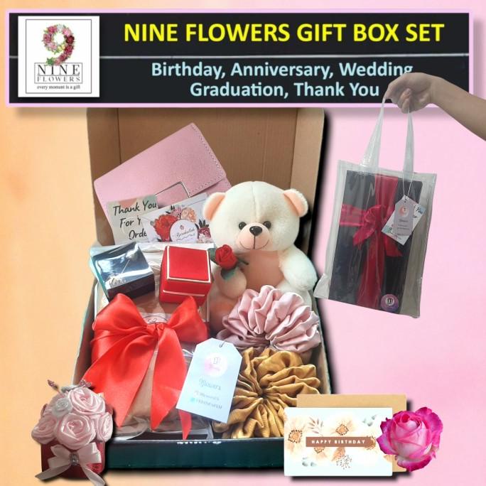 

Gift Box, parsel ramadan hampers lebaran kado hadiah hijab pashmina