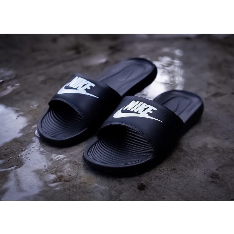 NIKE VICTORY ONE SLIDE