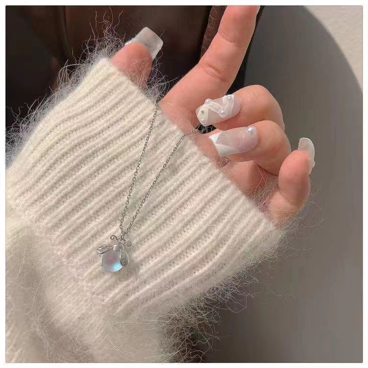 Kalung Liontin Kunang-Kunang Bahan 925 Silver Aksen Berlian Moonstone Untuk Wanita