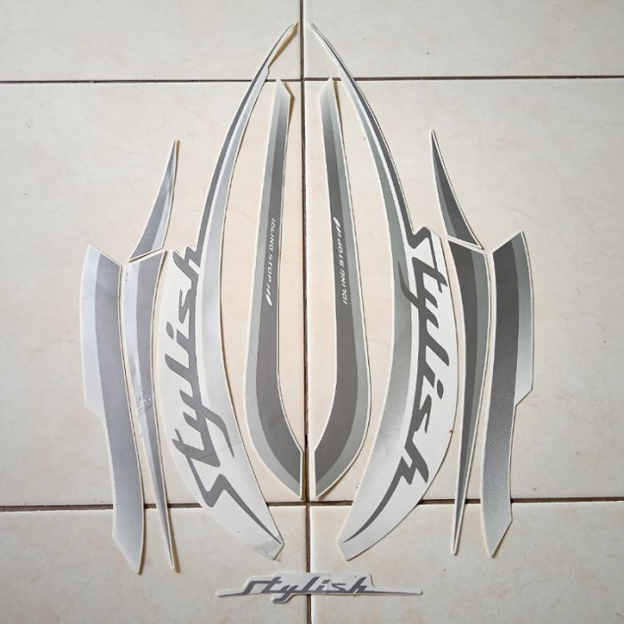 stiker motor scoopy stylish 2019 putih