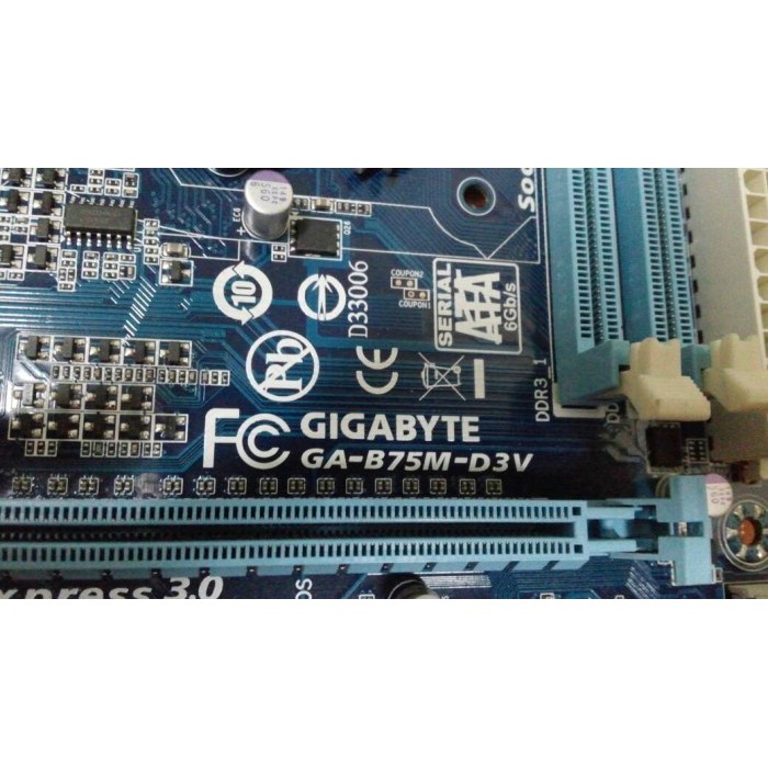 Mainboard Gigabyte GA-B75M-D3V micro ATX - LGA1155 Socket B75