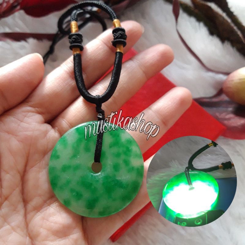 Kalung Tali Liontin Giok Model Bulat Donat Hijau Asli Natural Batu