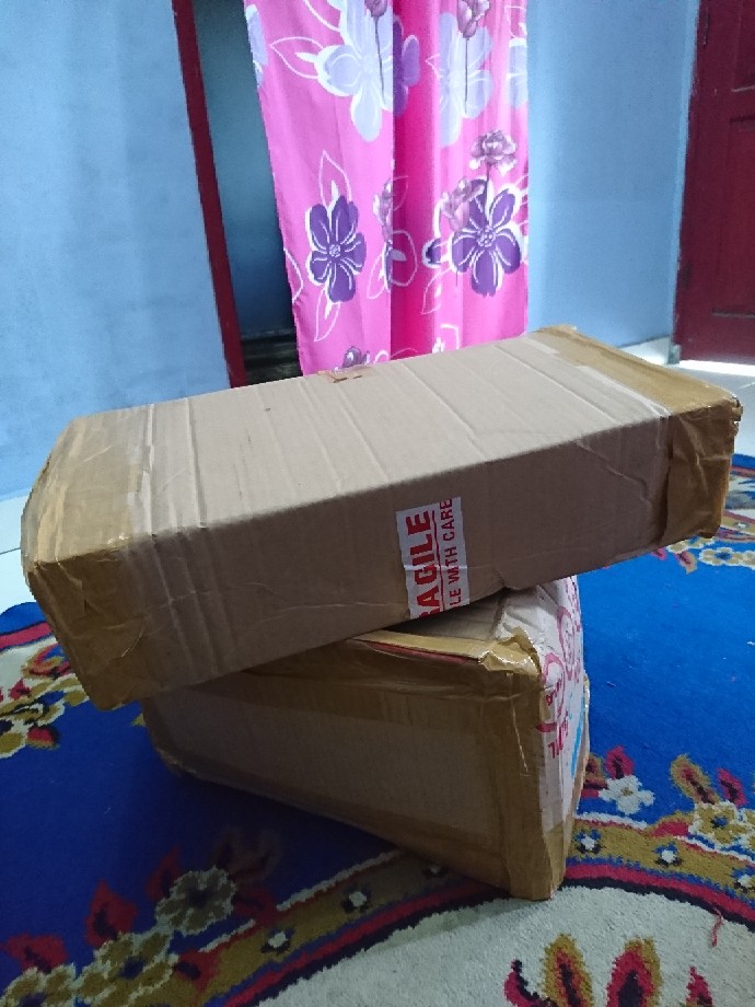 Botol Plastik Bowling 350 Ml Tebal 26 Gram + Tutup Putih / Hitam Botol Cantik Unik Minuman Jus