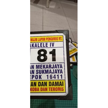 

Nomor rumah, nama ruang kelas, nama toko