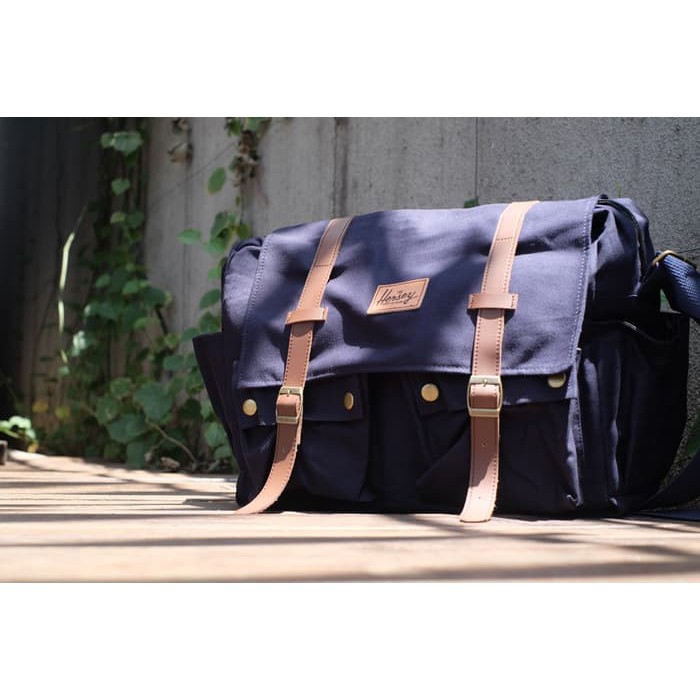 Tas cowok selempang / tas selempang kulit pria / tas cowok selempang