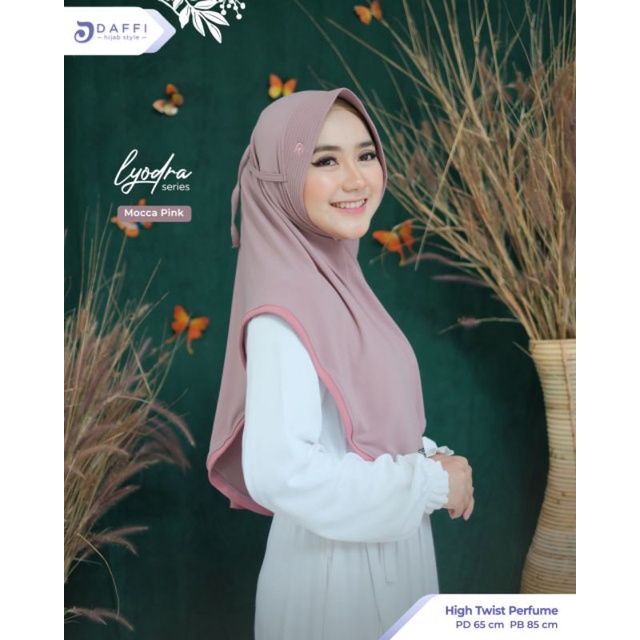 Jilbab Instan Lyodra by Daffi