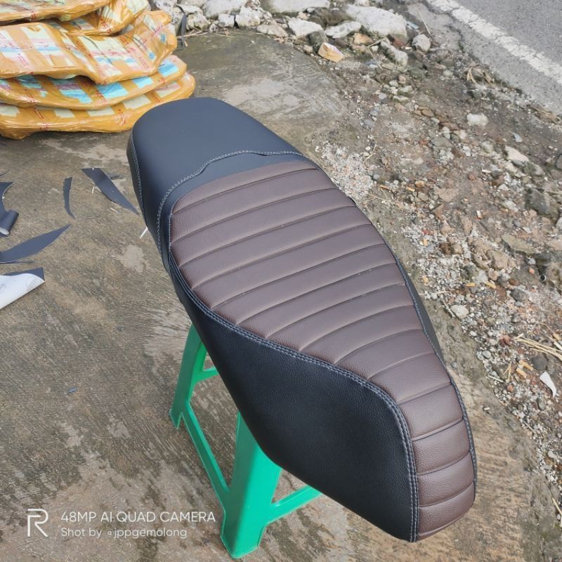 JOK MOTOR SCOOPY NEW DOBEL SEAT COKLAT HITAM