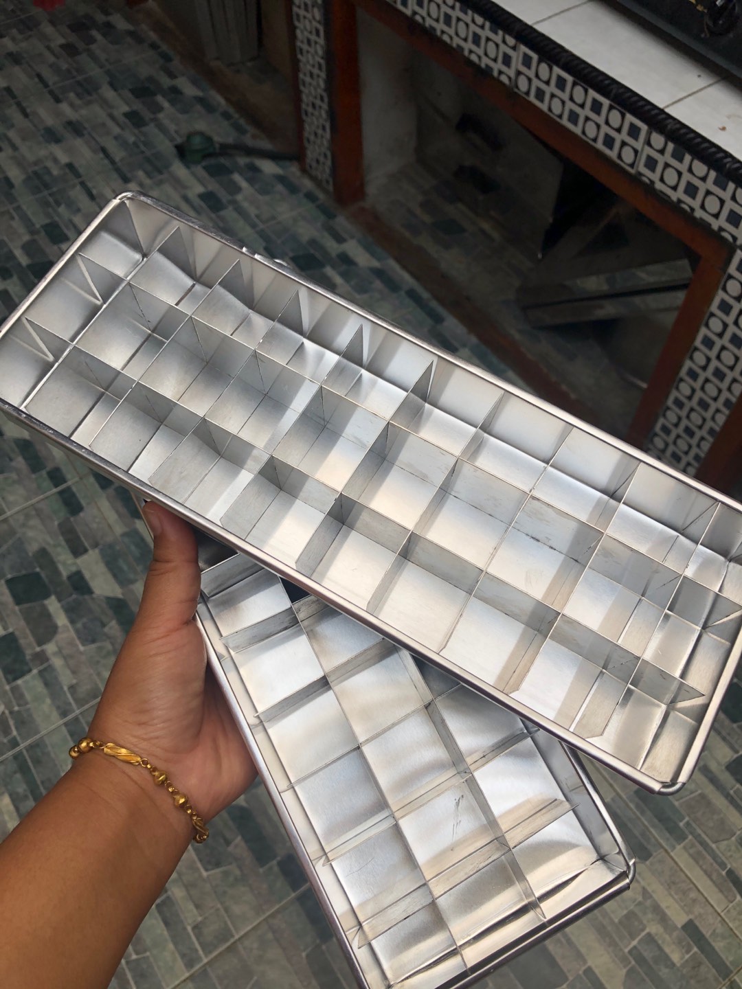 Loyang Brownis Sekat Uk : 30x10x4 Cm Ukuran Persekat Nya 3 Cm