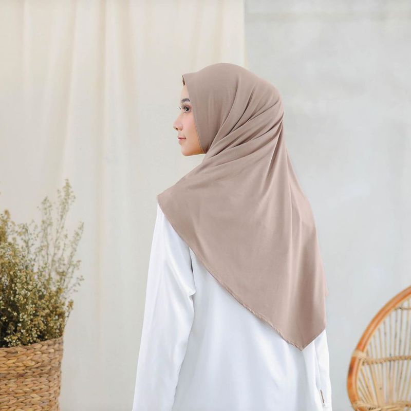 Jilbab Hijab Kerudung Bergo khimar Instan Daily Instant Syari Zaida Syria Non Pet Jersey Simple Polos Terbaru Kekinian Murah