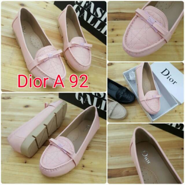 SEPATU DIOR FLAT A92