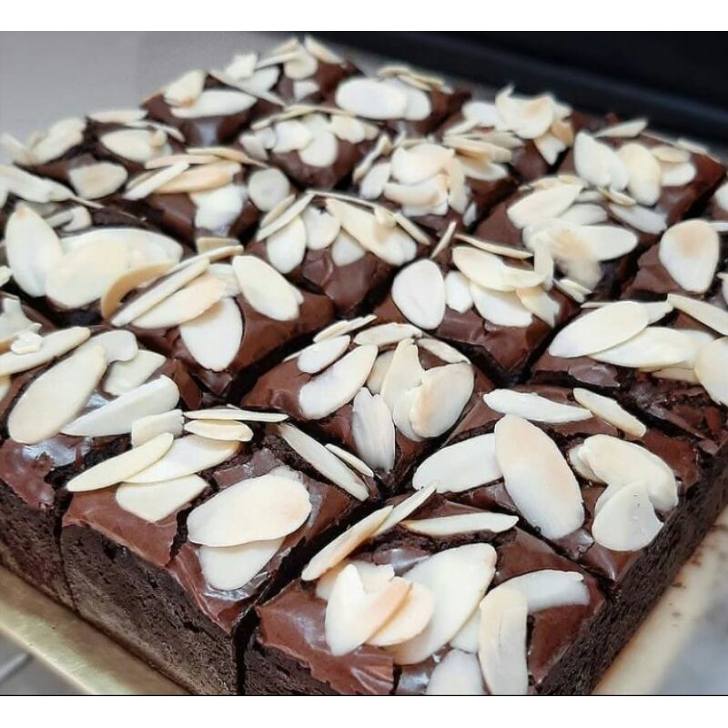 

Browniesekat/FudgyBrownie/ChewyBrownies/Brownieshamper/oleh2bogor/ulangtahn/anniversary