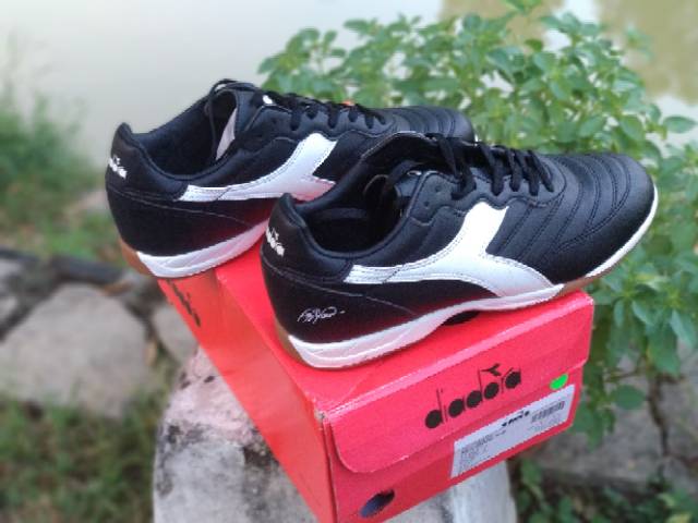 SEPATU FUTSAL DIADORA RB10 BRASIL