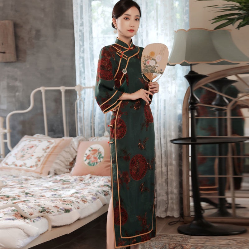 Old Shanghai cheongsam spring 2022 new Chinese style retro temperament elegant improved cheongsam dr