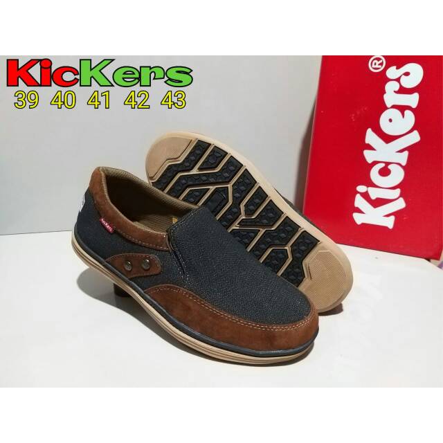 Sepatu slip on cowok kickers (1)