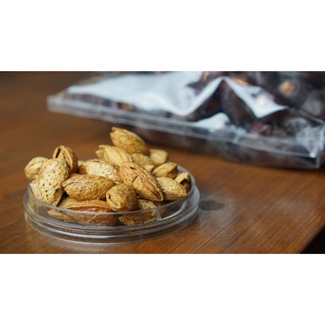 

kacang almond 1 kg