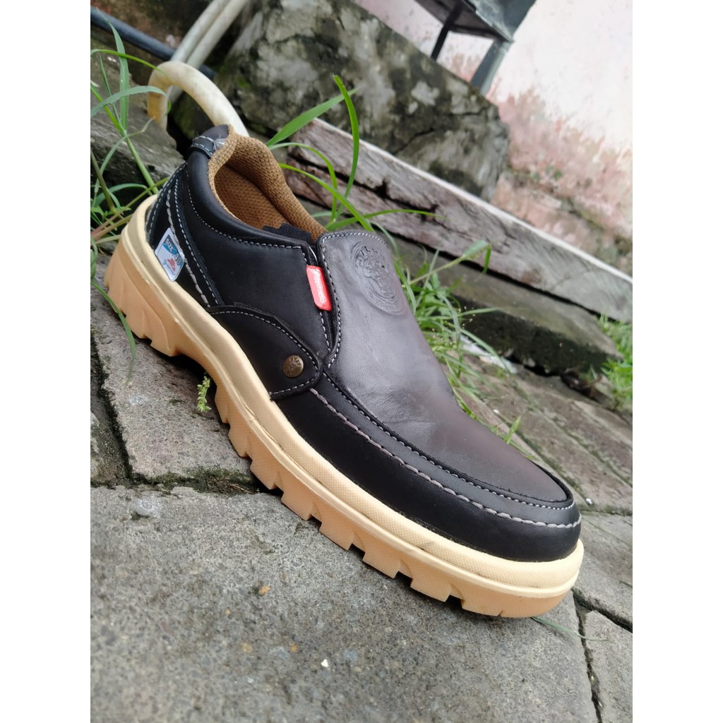 SEPATU CASUAL PRIA KULIT SAPI ASLI 100% MODEL SLIP ON BAHAN KULIT BAGUS JAHITAN KUAT WARNA HITAM