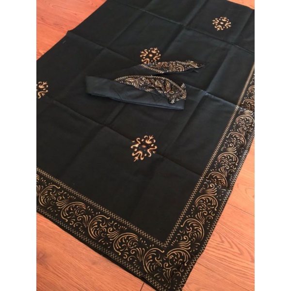 Saput udeng batik halus pakaian adat Bali pria