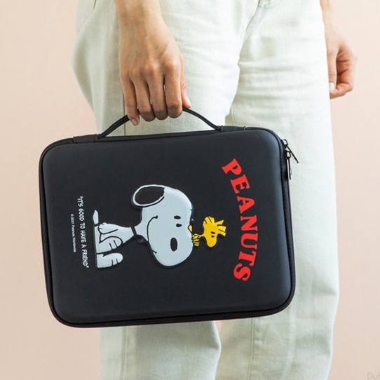 Sleeve Pouch Sarung Tas Bag Case Ipad Tab Tablet Macbook Air Pro Laptop Asus Acer Lenovo HP Huawei 11 12 13 14 15 inch Motif Gambar Kartun Cartoon Karakter Snoopy Warna Biru Hitam Lucu Cute Murah Korean Model Tali Jinjing Tebal Hard Shell