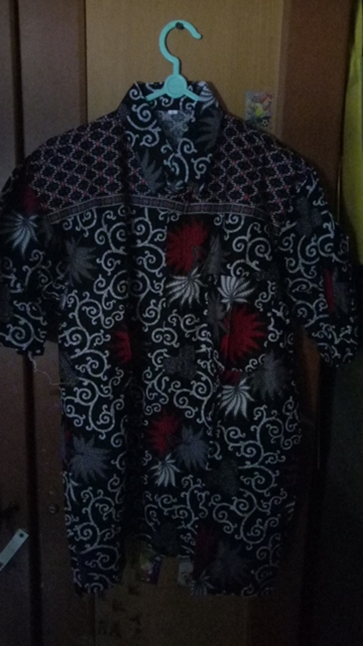 Atasan Hem Kemeja Baju Batik Lengan Pendek Fashion Kerja Pria Cowo Cowok Laki Laki Murah Terbaru