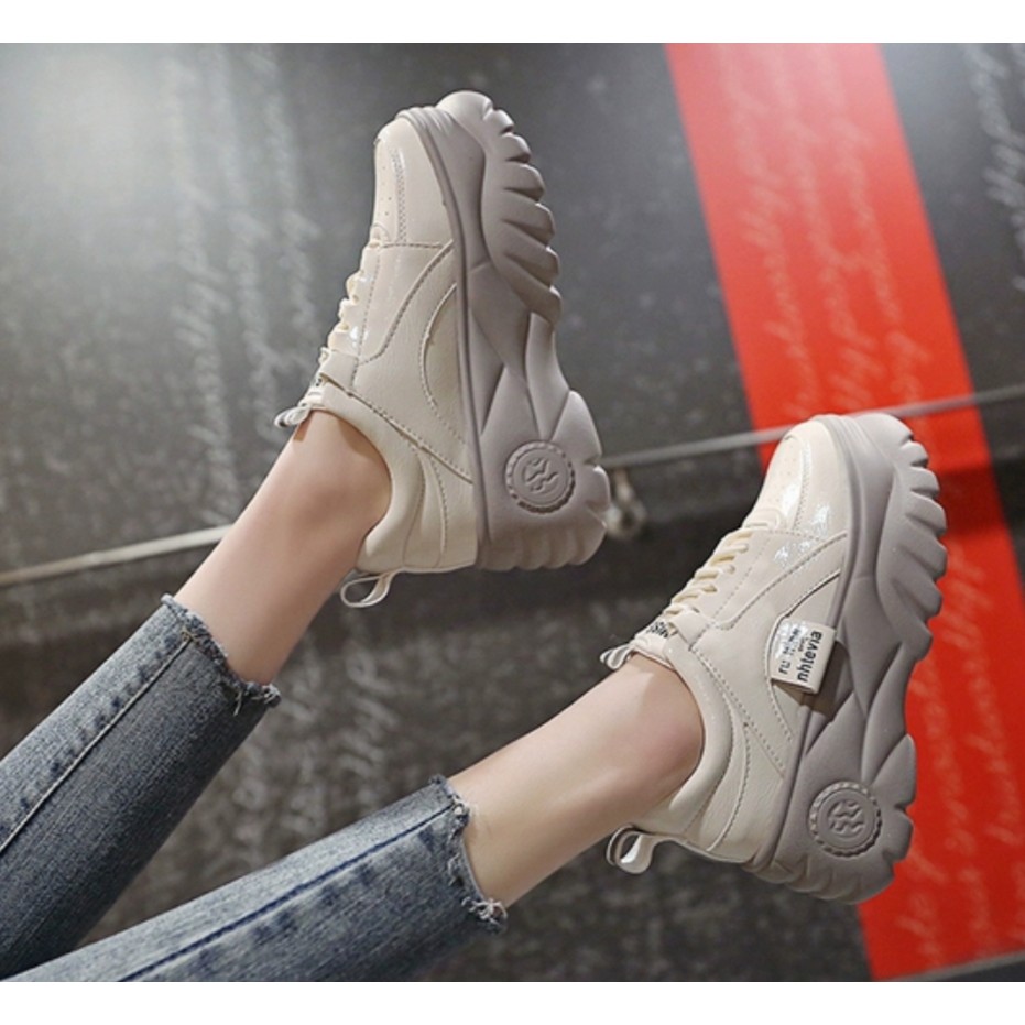 Sepatu Sneakers Wanita Sol Tebal Fashionable MA26