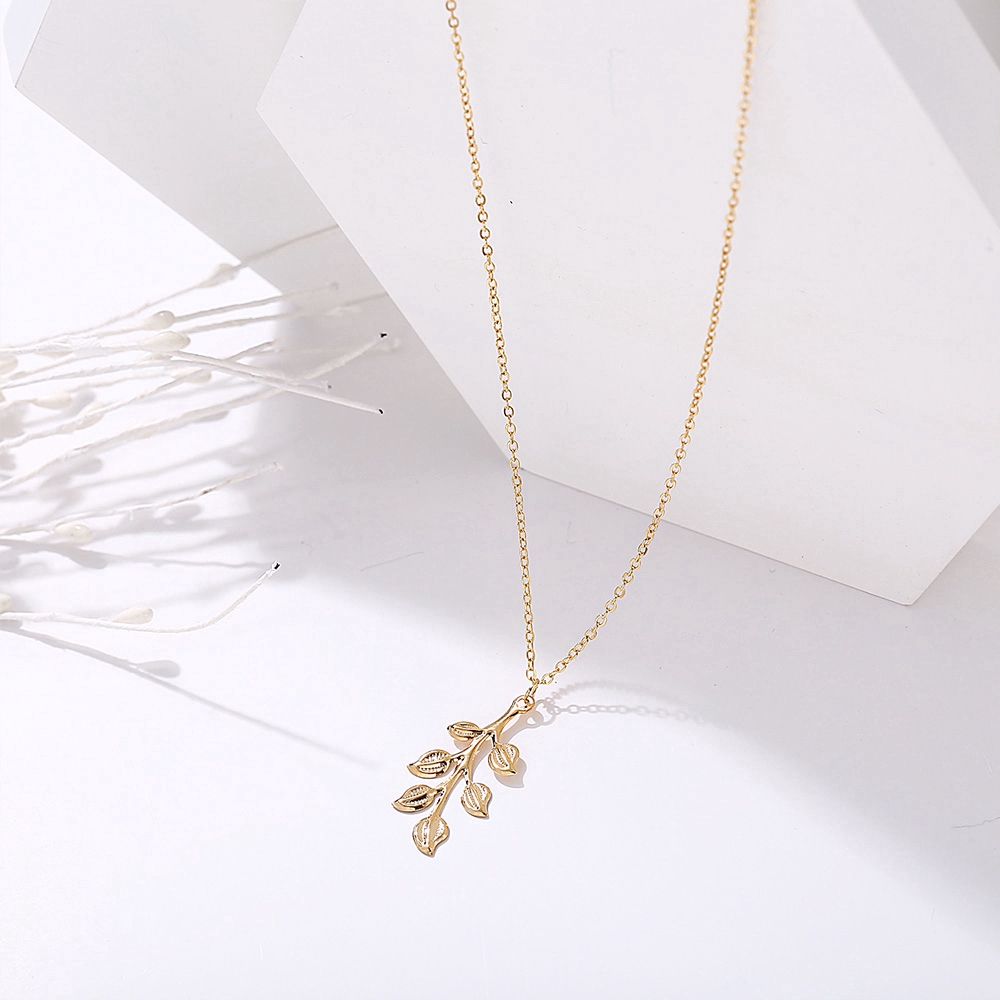 Kalung Rantai Klavikula Hias Liontin Daun Warna Emas Gaya Minimalis Untuk Wanita