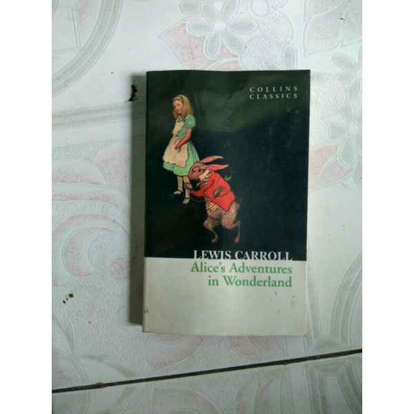 Alice's adventures in wonderland / lewis carroll
