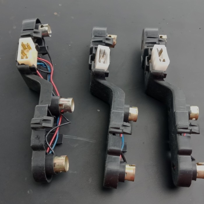 soket lampu rem mobil belakang