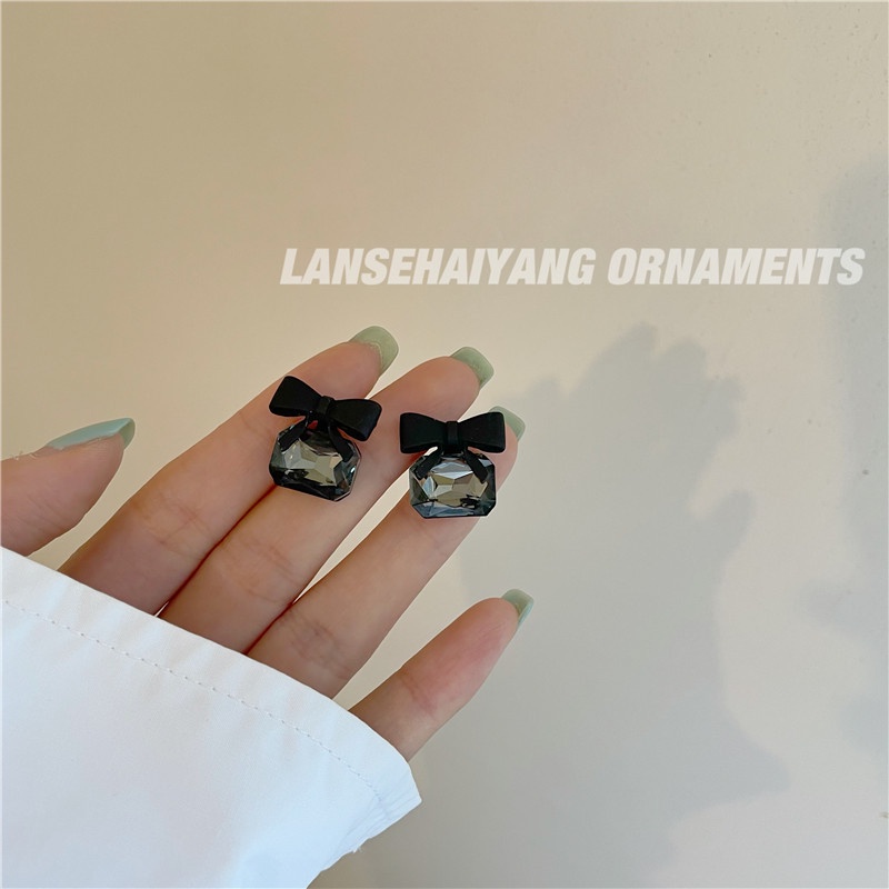 Baru studs-rasa anting-anting wanita modis hitam busur tertanam Berlian Korea temperamen ins sederha