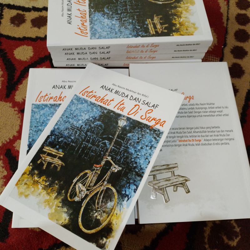 Buku "Istirahat Itu di Surga" plus tanda tangan