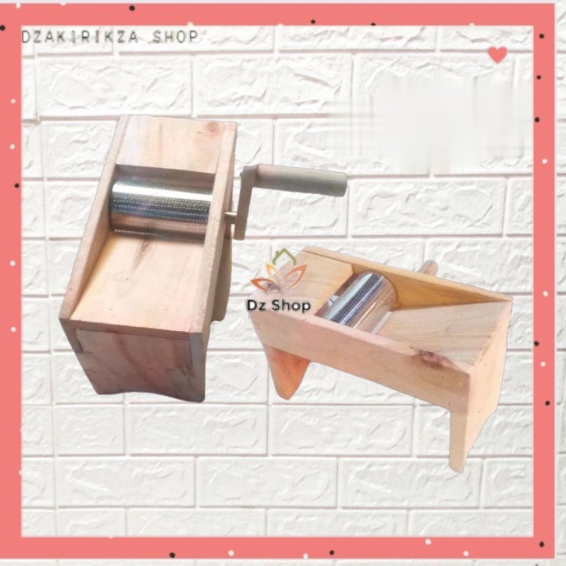 Parut Serbaguna | Parutan Kelapa Manual | Parutan Serbaguna Kayu | Parut Kelapa Engkol Murah